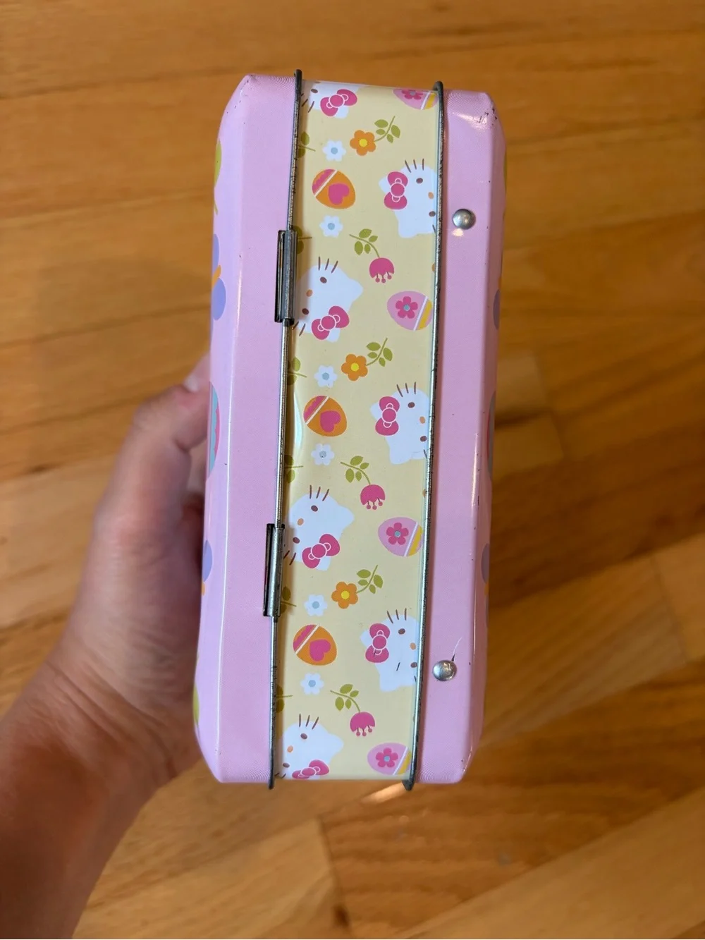 Hello Kitty Beaded Handle Tin Purse (Spring/Easter Theme)